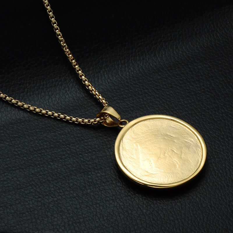 Iced out Zirconia Crown Necklaces - RIGHTOUTFIT