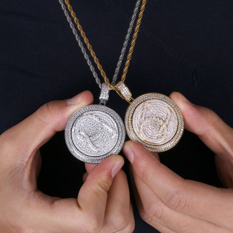 QC Spinner Pendant with chain - RIGHTOUTFIT